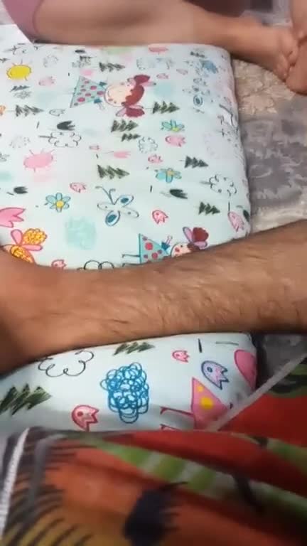 لایو سکسی از پاها خوشگل زنش.mp4