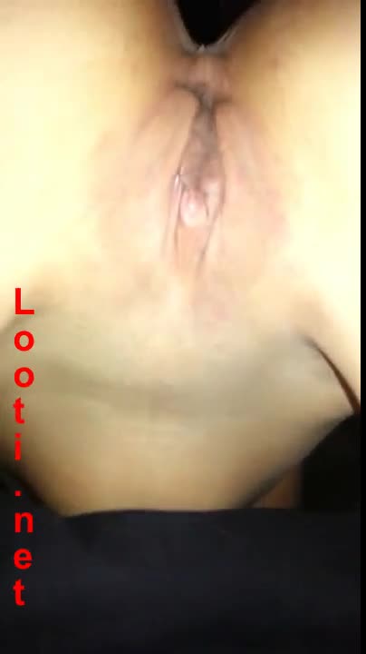 Hot Girl Showing Off her Ass & Pussy on the Bed.mp4 - تماشای آنلاین در بکن تو