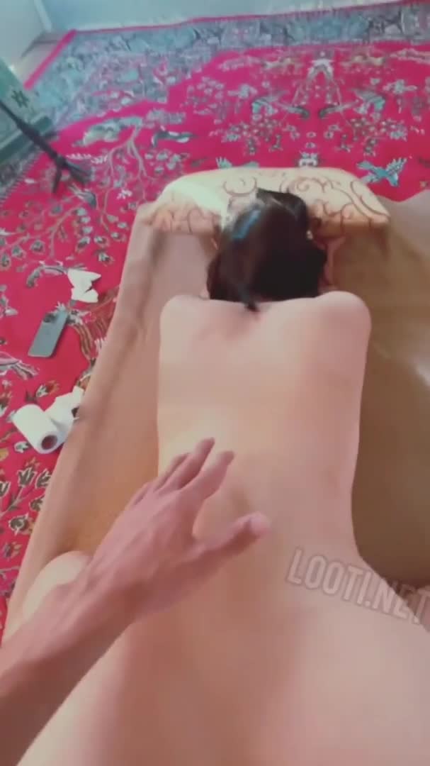سکس تو پوزیشن داگی با دوست دختر کون گنده و حشری.mp4
