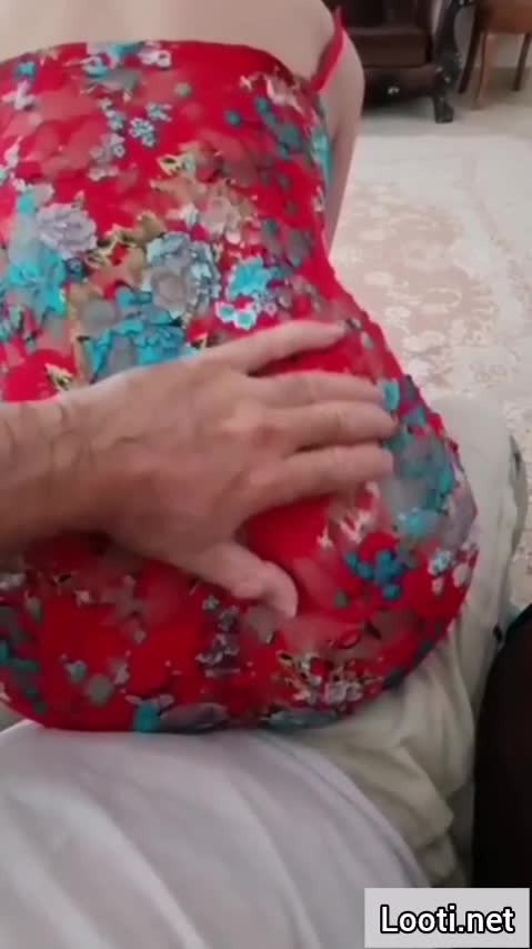 هدیه نشسته روی پاهای محمد دیوث، اونم میمالتش.mp4 - تماشای آنلاین در بکن تو