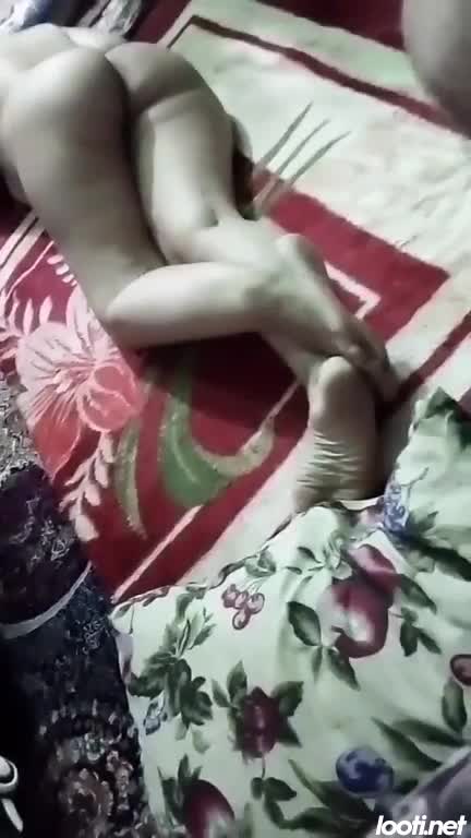 فیلم سکس ایرانی رنش دمر خوابیده رو زمین بدن نمایی میکنه شئهرشم از آخر میکنتش.mp4 - تماشای آنلاین در بکن تو
