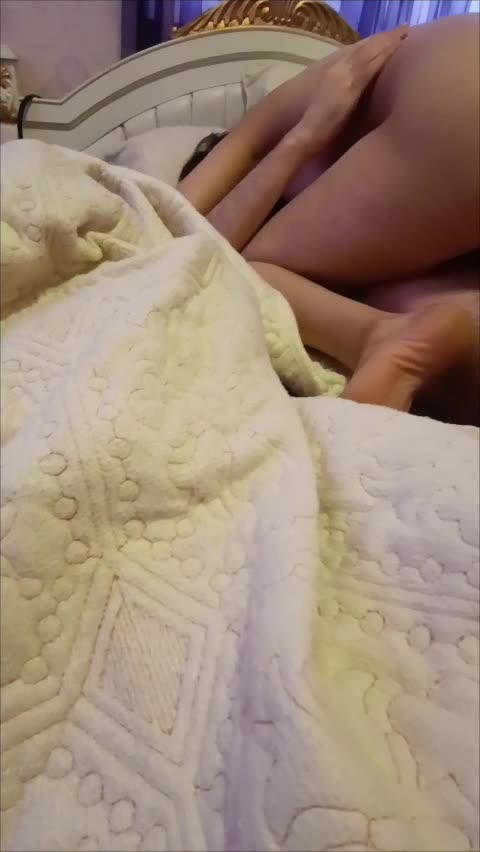زن متاهل دهه هشتادی دوس پسرشو اورده خونه.mp4 - تماشای آنلاین در بکن تو