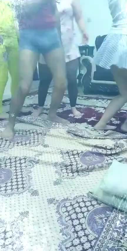 سه تا دختر اورده تو لایو کونشو نشون میده قسمت ۶.mp4 - تماشای آنلاین در بکن تو