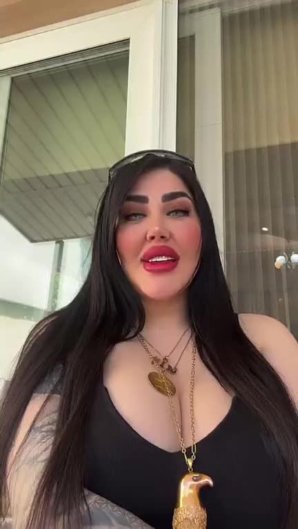 لایو رها پاشا میلف ممه گنده وطنی.mp4 - تماشای آنلاین در بکن تو