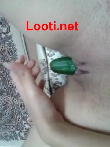 Girl Masturbating with Cucumber in Pussy.mp4 - تماشای آنلاین در بکن تو
