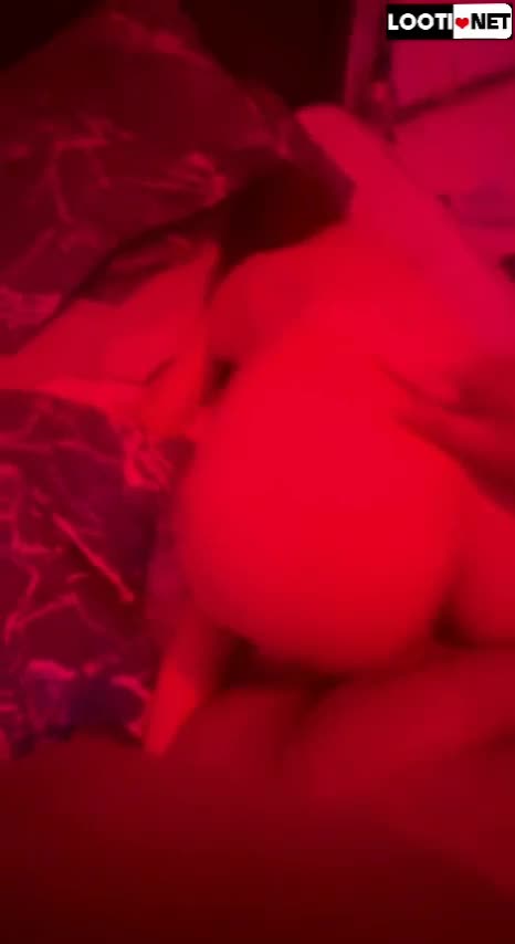 سکس از کس و کون دختر حشری پسره اسپنک میزنه رو کون دختر به همراه آه و ناله کیرشو کرده تو کون دختره.mp4 - تماشای آنلاین در بکن تو